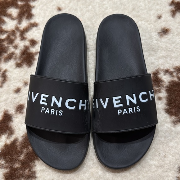 GIVENCHY Black Paris Flat Sandals - Picture 2 of 11